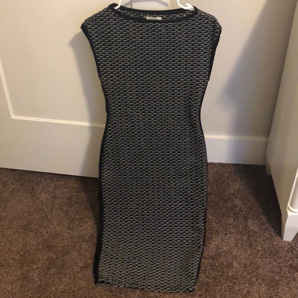Midi dress!! Very flattering